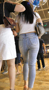 蛇腰胸器大宽臀骚货