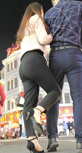 细高跟西裤蕾丝内痕长发美女