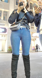 牛仔饱满巨臀骆驼趾少妇