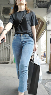 年度巨作牛仔饱满苹果臀超深沟女神