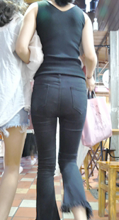 细腰黑裤大宽臀小姐姐