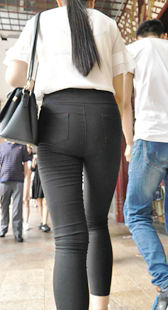 高挑打底裤饱满肥臀大学妹