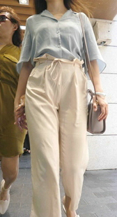 性感半透明淡黄西裤美女