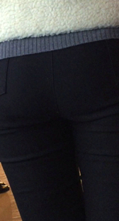 夜拍公交站紧身黑臀