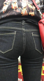 深臀深沟黑紧牛仔