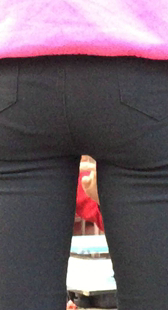 紧身打底裤小妹内痕明显