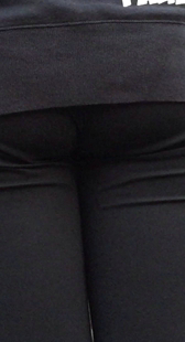 超紧黑裤学生妹未开发