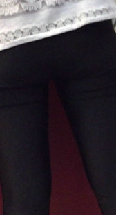 商店健美裤少妇