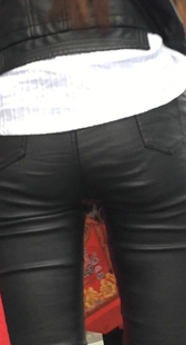 皮裤小少妇等公交