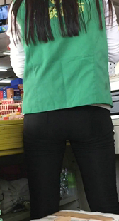 超市打底圆臀收银员