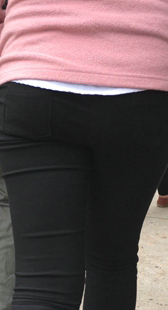 翘臀黑裤圆又紧