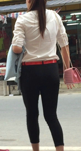 超紧大宽臀黑裤美少妇