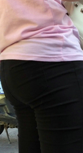 大屁股打底裤排队