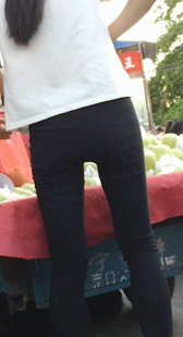 打底小妹买水果