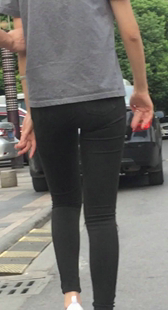 长腿黑裤少妇视频