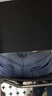 紧身牛仔坐姿完美呀