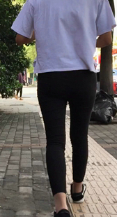 街拍打底紧臀小妹视频