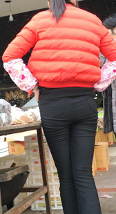 长腿黑裤少妇真会夹