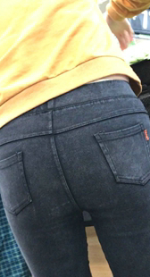 超市超紧灰牛仔裤小妹