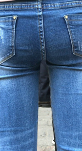 超紧牛仔宽臀勒沟美女