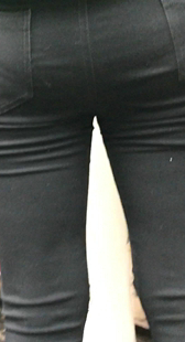 超紧饱满圆臀黑裤少妇