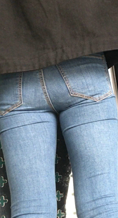 大屁股牛仔少妇办业务