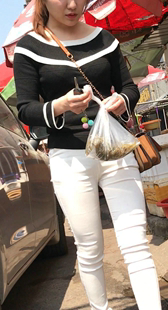 白裤紧臀小美妇