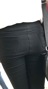 超紧打底裤快裂开了