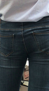 公交站蓝牛少妇开发变形