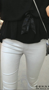【xiao08】芳芳美女银白色紧身裤视频超长拍摄