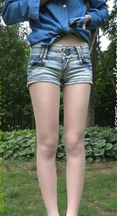 大学学妹牛仔热裤长腿美女视频