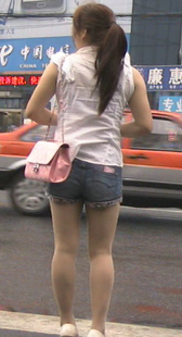 兰热牛无袖衬衣等车