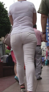 成熟少妇腰细屁股超级大