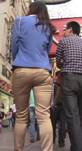 包臀黄裤小少妇