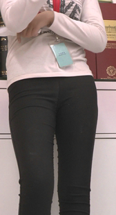 性感黑裤售货员三角区