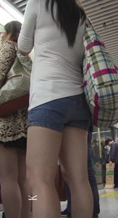 紧臀热裤小少妇