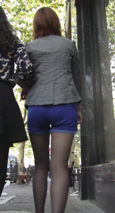 风骚黑丝热裤少妇