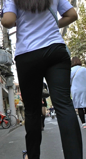 紧身西裤宽臀小少妇