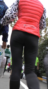 大屁股打底裤紧内痕少妇