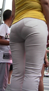 极透极薄极性感的白裤少妇还有热牛助阵