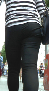 黑裤长袖海军兰跑鞋