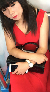 红红火火连衣裙美女