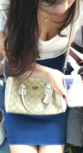 性感牛仔裙美女胸器身材好