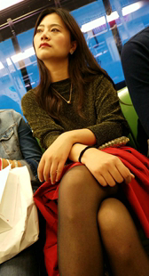 金色高跟黑丝美腿OL少妇