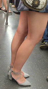 漂亮街拍高跟美女