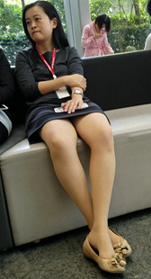 灰色连衣短裙肉丝黑高少妇