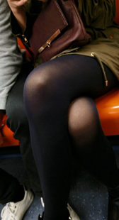 紧身黑丝袜少妇