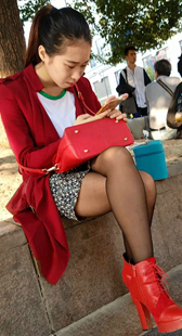 公园红高跟丝袜小少妇