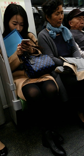 短裙黑丝袜小少妇