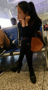 黑色丝袜美腿少妇等车